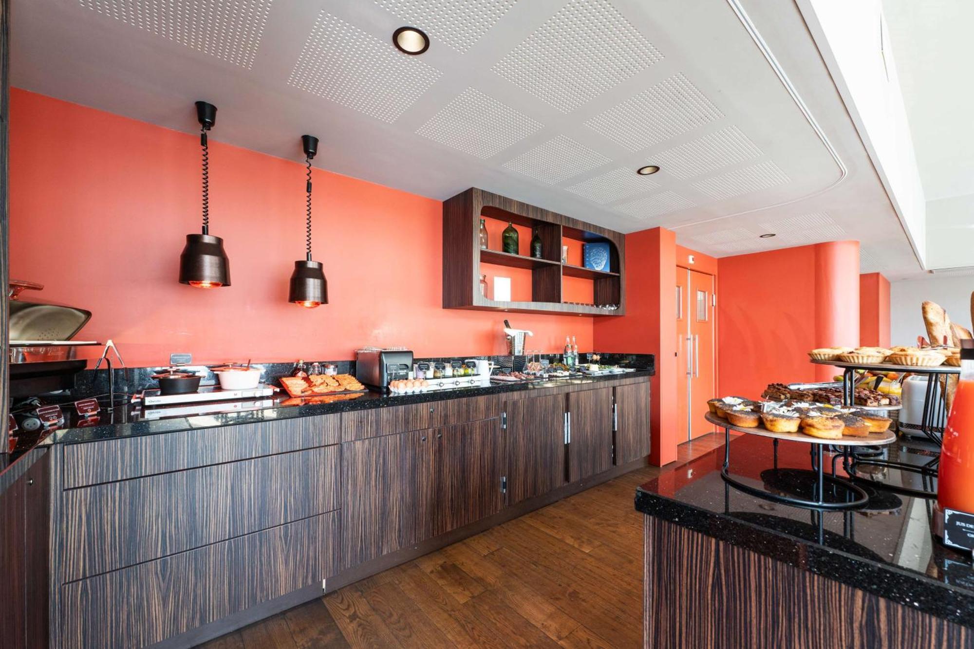 Le Masq Western Premier Hotel
