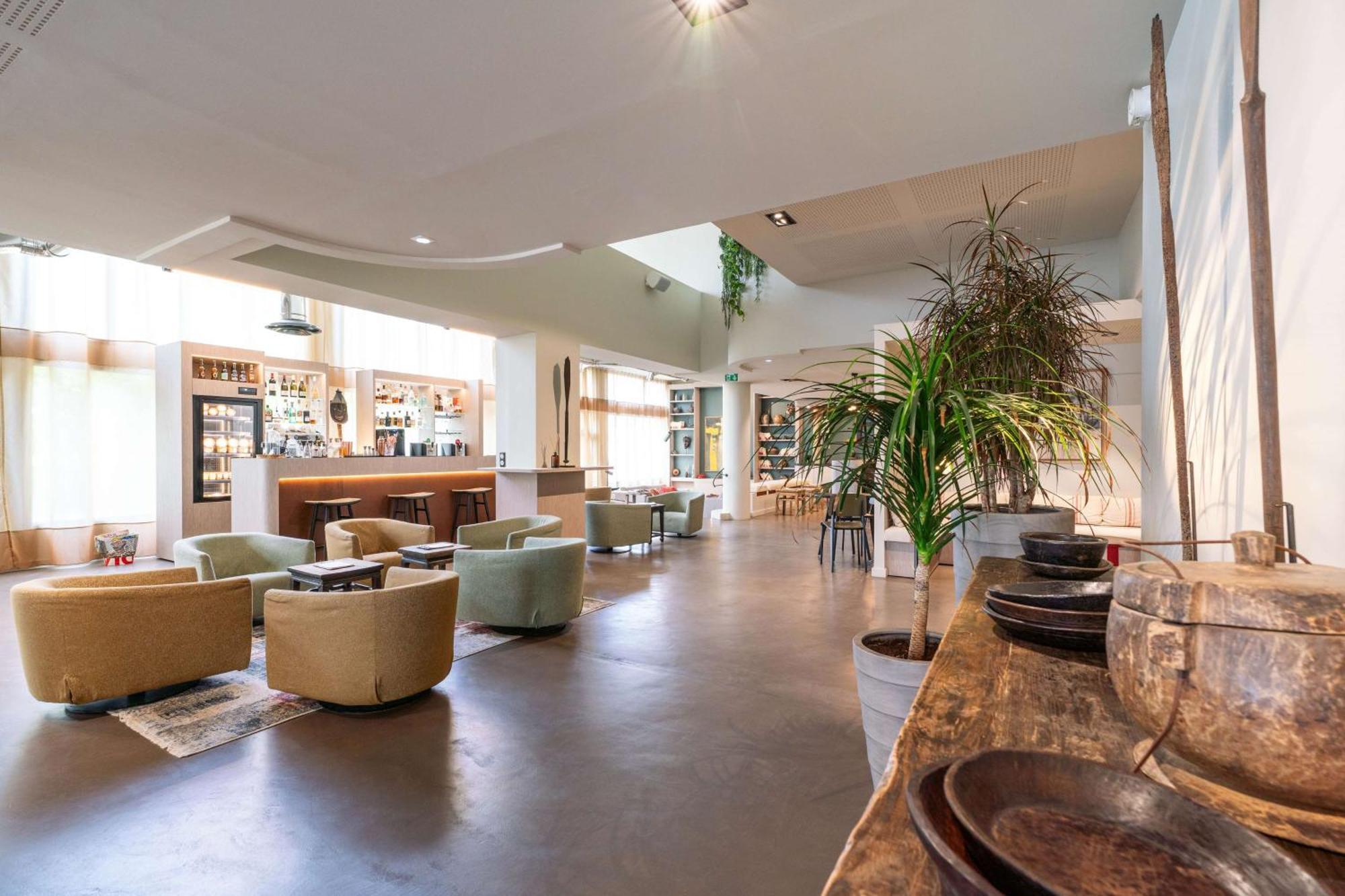 Le Masq Western Premier Hotel 4*